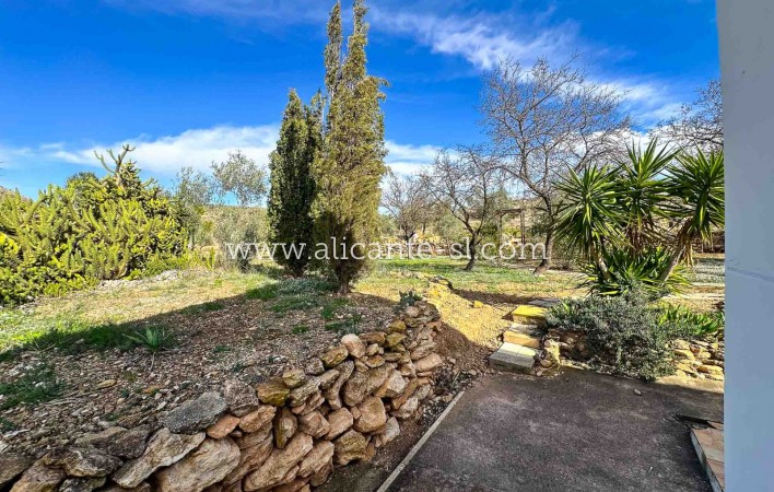 Revente - Finca - Hondón de las Nieves