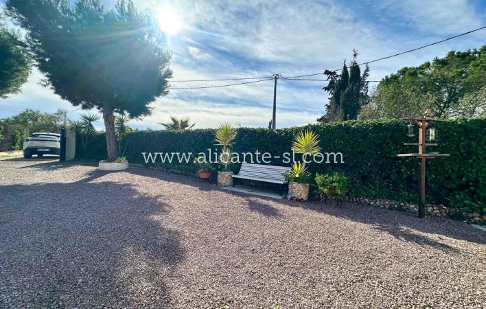 Revente - Finca - Hondón de las Nieves