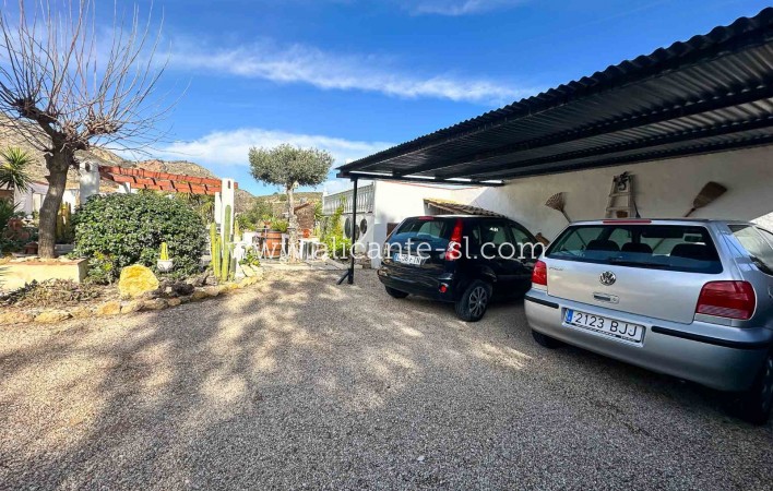 Revente - Finca - Hondón de las Nieves