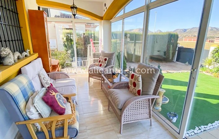 Sale - Villa  - Hondón de las Nieves