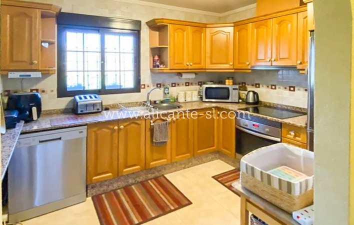 Sale - Villa  - Hondón de las Nieves