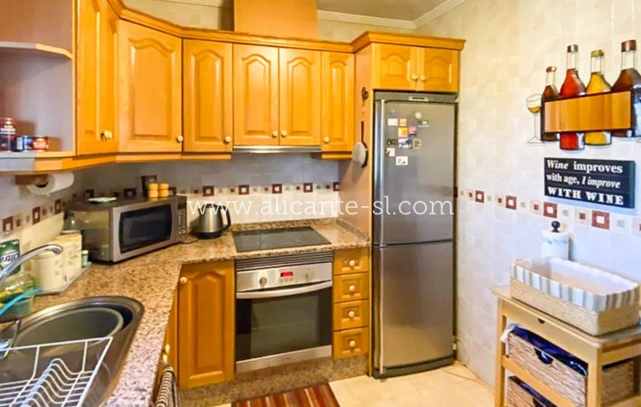 Sale - Villa  - Hondón de las Nieves