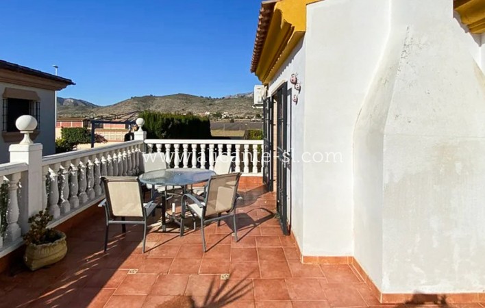 Sale - Villa  - Hondón de las Nieves