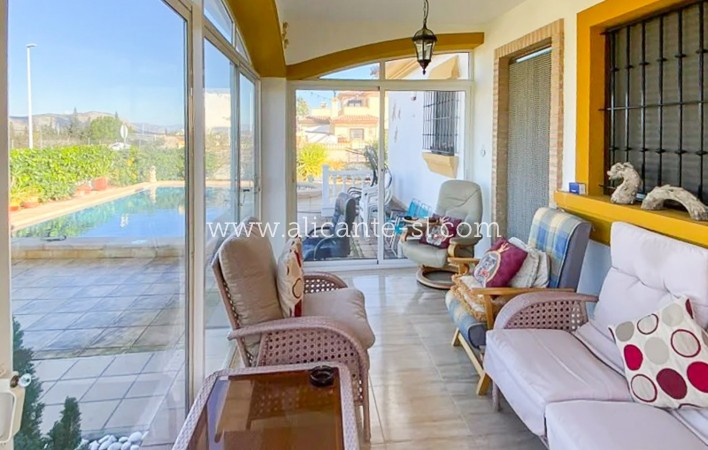 Sale - Villa  - Hondón de las Nieves