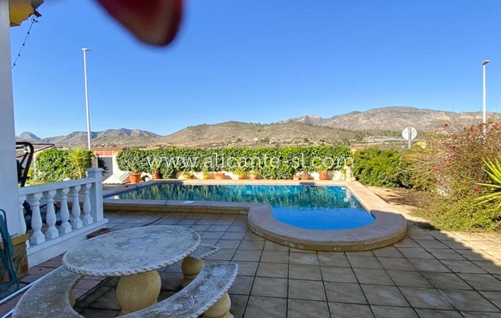 Sale - Villa  - Hondón de las Nieves