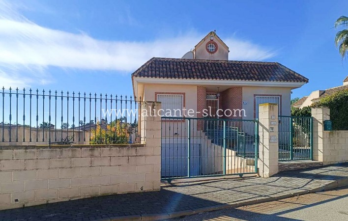 Resale - Villa / Doppelhaushälfte - Fortuna