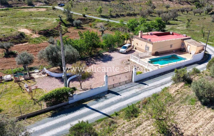 Sale - Finca - Hondón de las Nieves