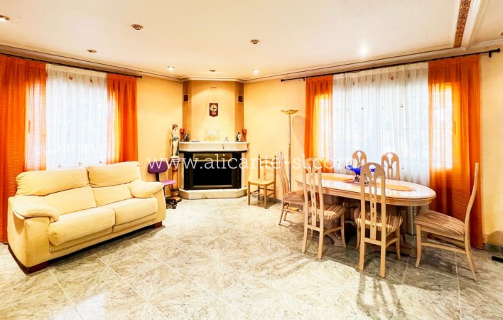 Venta - Villa  - La Romana