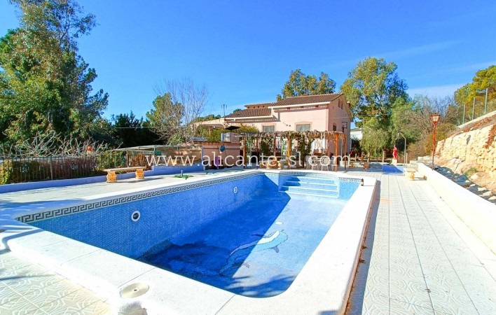 Venta - Villa  - La Romana