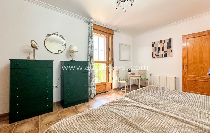 Sale - Villa  - La Romana