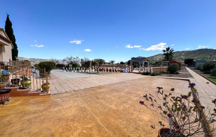 Sale - Villa  - La Romana