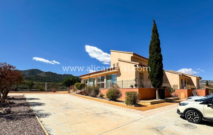 Sale - Villa  - La Romana