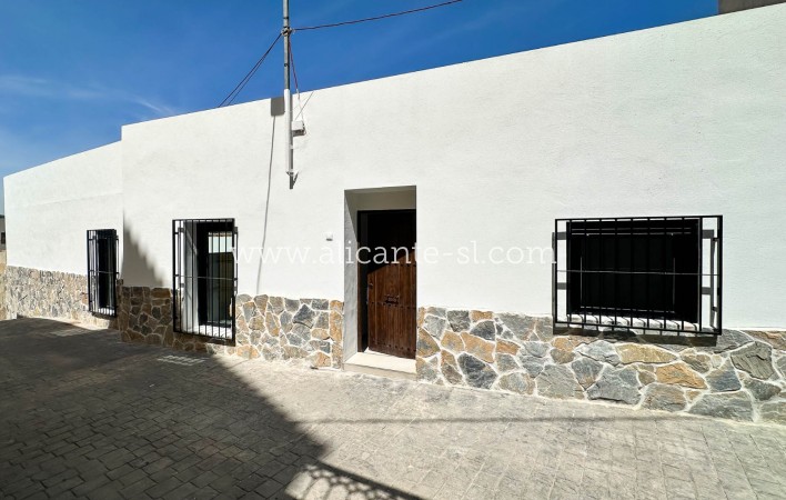 Sale - Townhouse - Hondón de las Nieves