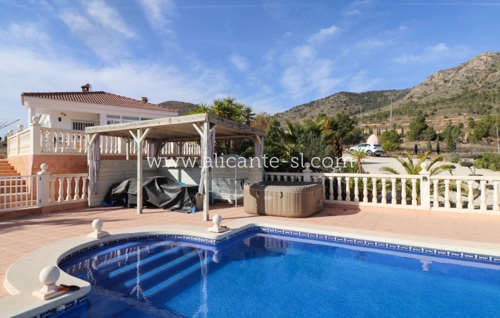 Sale - Villa  - La Romana