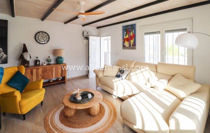 Sale - Villa  - La Romana