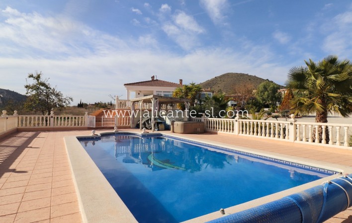 Sale - Villa  - La Romana