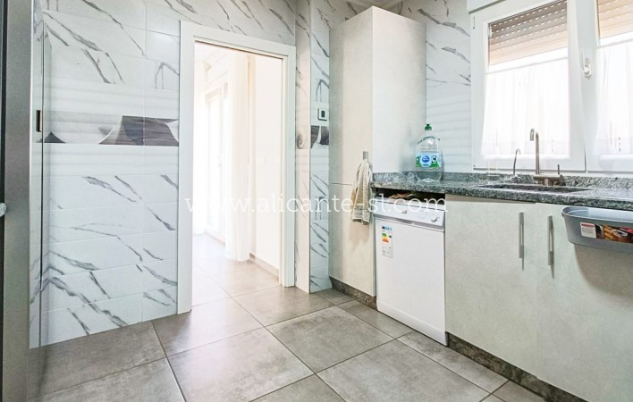Sale - Villa  - Pinoso