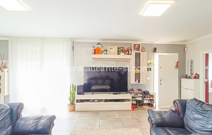 Sale - Villa  - Pinoso