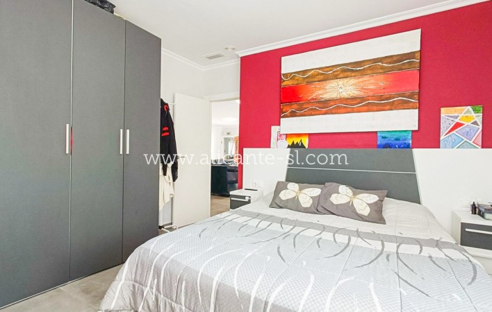 Sale - Villa  - Pinoso