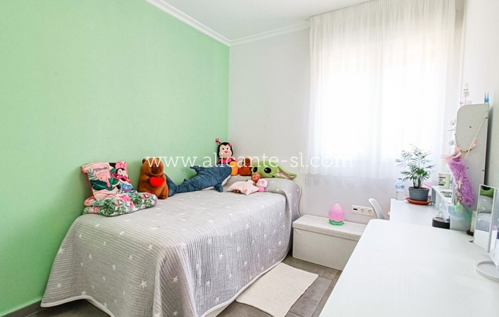 Sale - Villa  - Pinoso