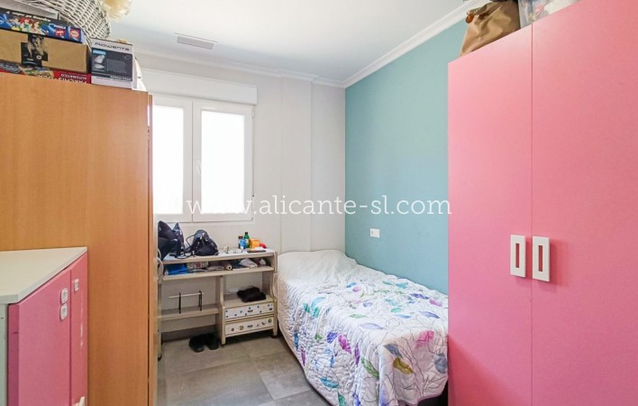 Sale - Villa  - Pinoso
