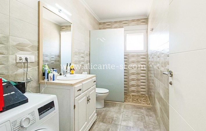 Sale - Villa  - Pinoso