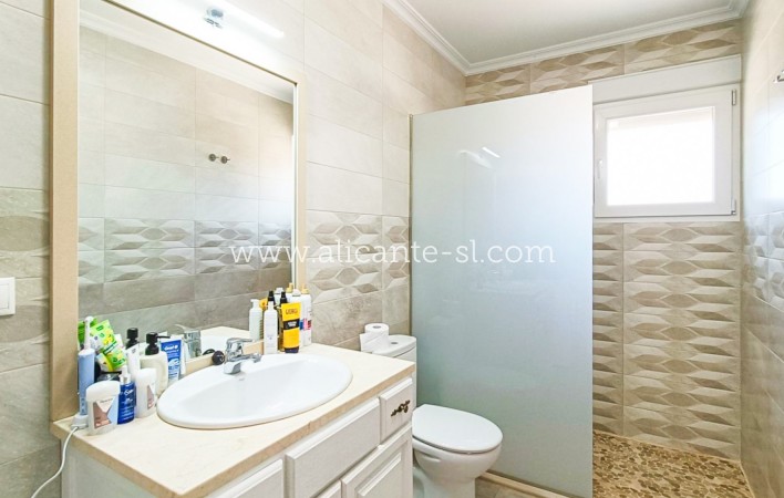 Sale - Villa  - Pinoso