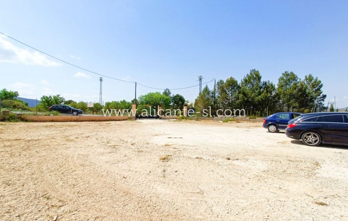 Sale - Villa  - Pinoso