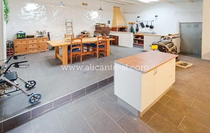 Sale - Country House - Algueña
