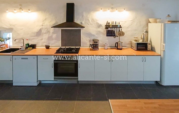Sale - Country House - Algueña