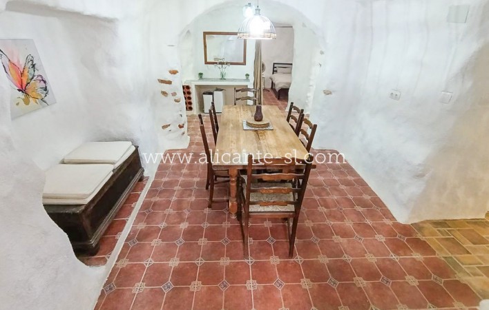 Sale - Country House - Algueña