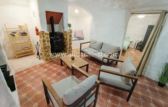 Sale - Country House - Algueña