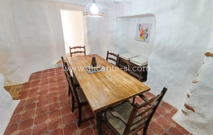 Sale - Country House - Algueña