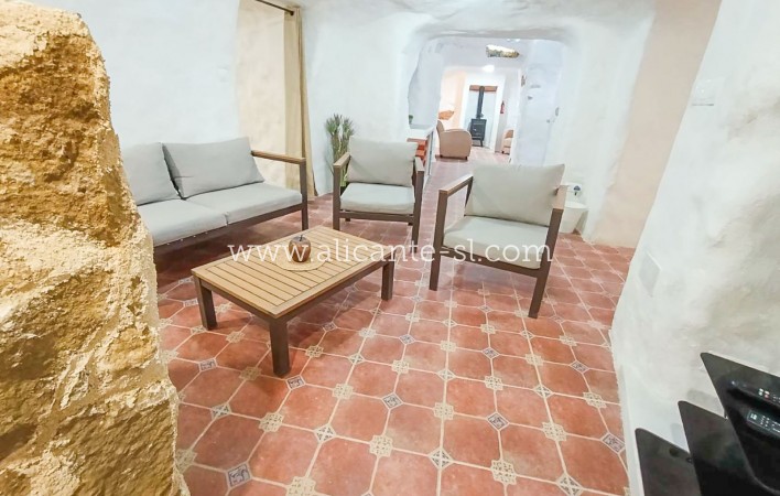 Sale - Country House - Algueña