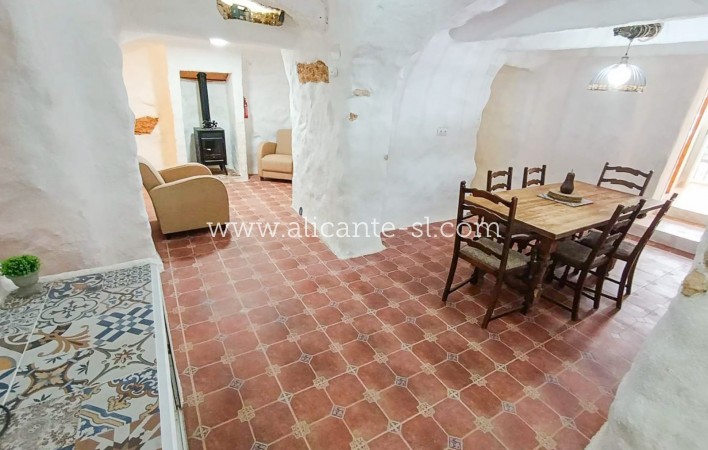 Sale - Country House - Algueña
