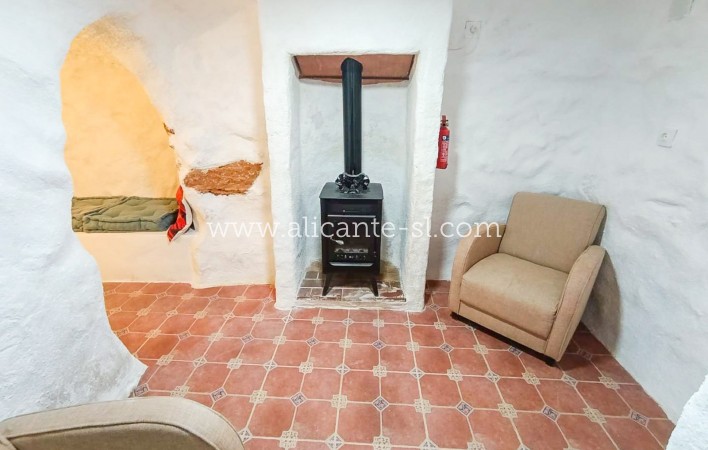 Sale - Country House - Algueña