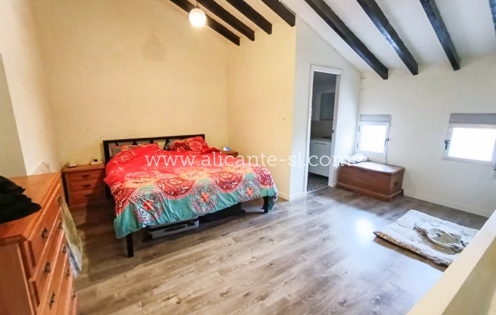 Sale - Country House - Algueña