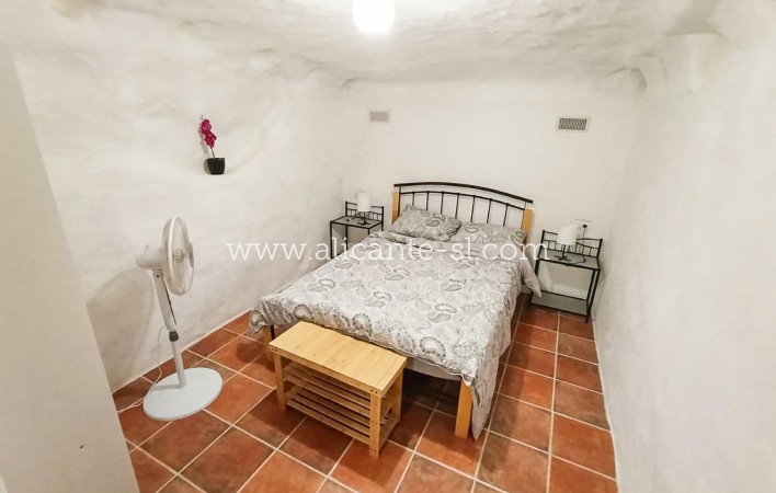 Sale - Country House - Algueña