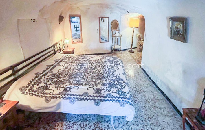 Sale - Country House - Algueña
