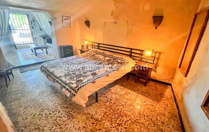 Sale - Country House - Algueña