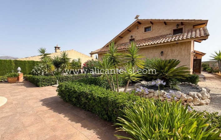 Sale - Villa  - Hondón de los Fráiles