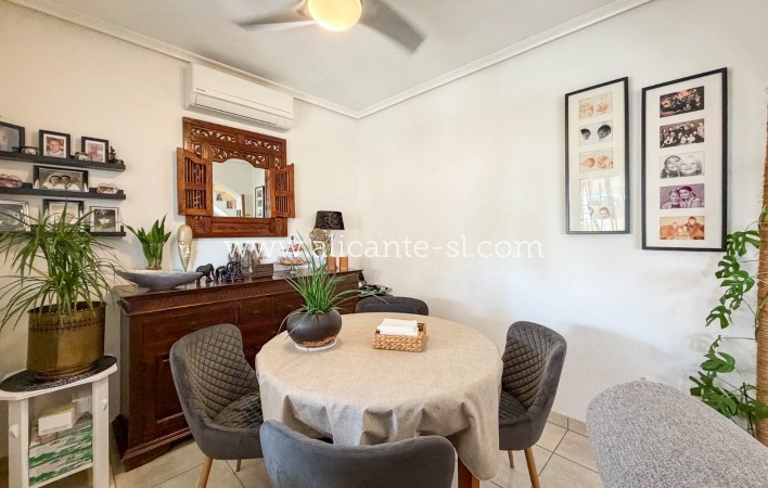 Sale - Villa  - Orihuela Costa - Los Altos