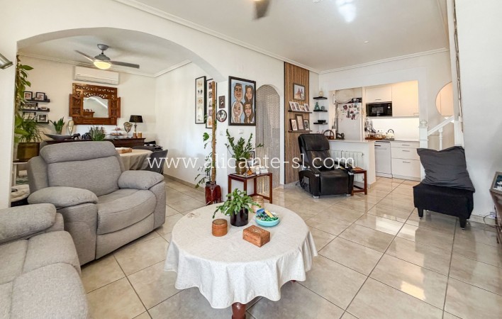Sale - Villa  - Orihuela Costa - Los Altos