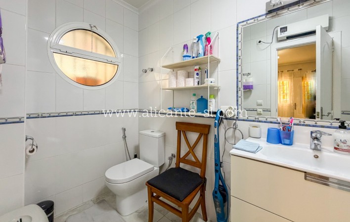Sale - Villa  - Orihuela Costa - Los Altos