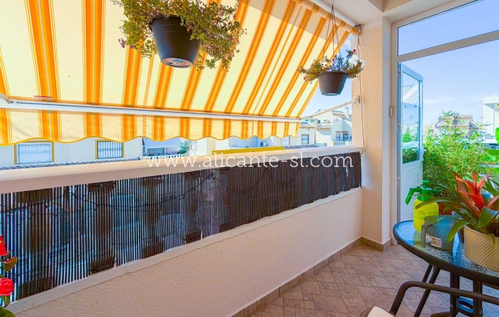 Sale - Villa  - Orihuela Costa - Los Altos