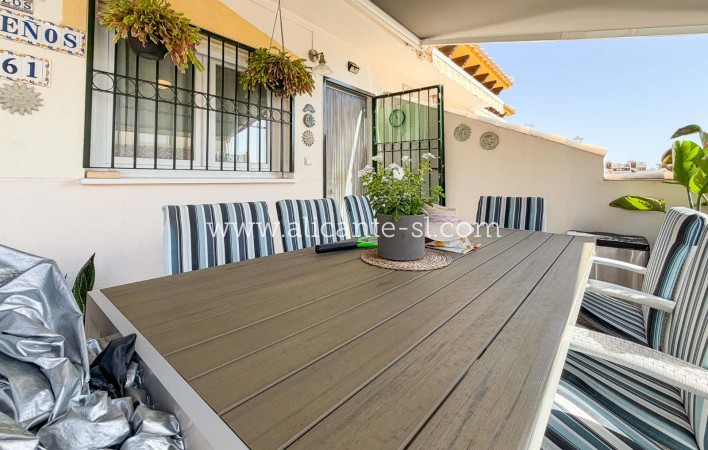 Sale - Villa  - Orihuela Costa - Los Altos