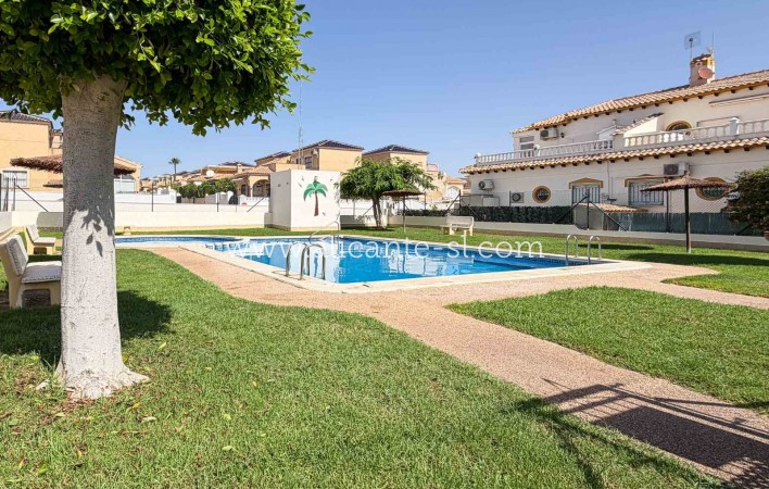 Sale - Villa  - Orihuela Costa - Los Altos