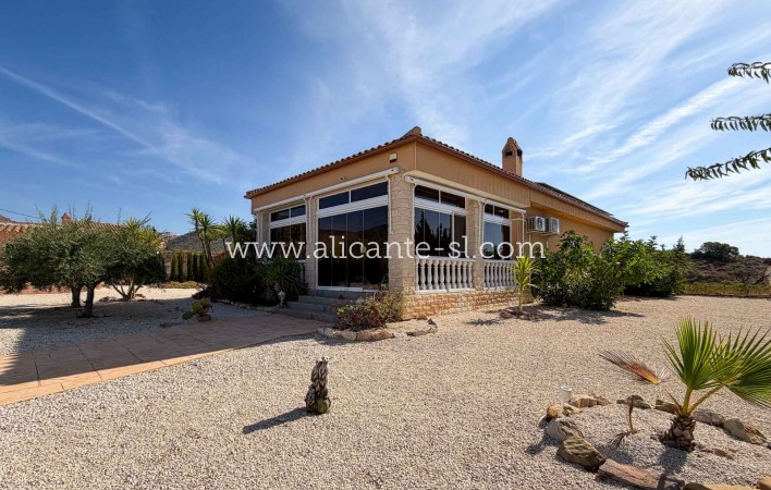 Sale - Villa  - Macisvenda