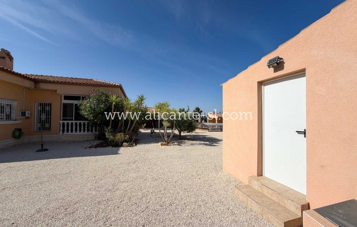 Sale - Villa  - Macisvenda