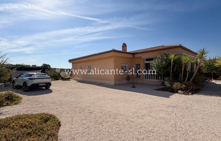 Sale - Villa  - Macisvenda